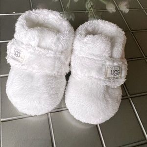 UGG
Unisex-Child Bixbee Ankle Boot